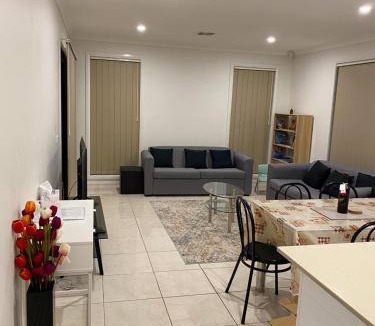 Scullin House | 18 m² House ∙ 3 bedrooms ∙ 6 guests