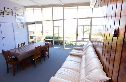 West Gosford Hotel | 18 m² Motel ∙ 127 guests