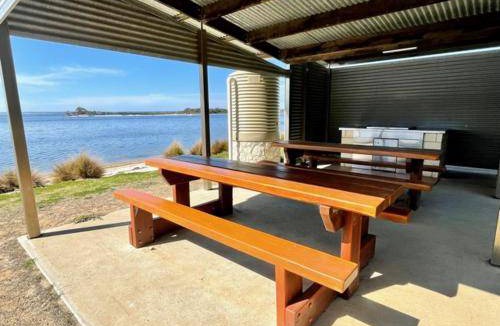 American River House | 180 m² House ∙ 4 bedrooms ∙ 8 guests