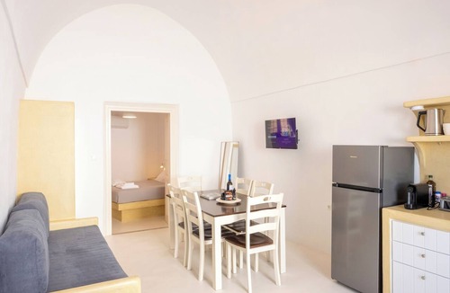 Megalochori House | 1917 Heritage Residence Santorini | Heart of the Village