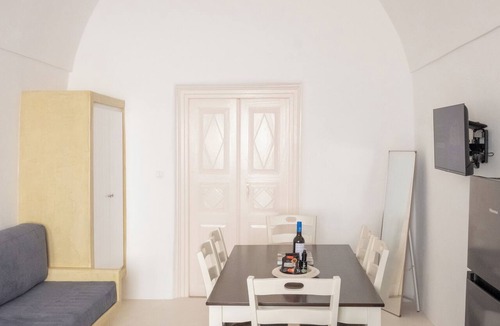 Megalochori House | 1917 Heritage Residence Santorini | Heart of the Village
