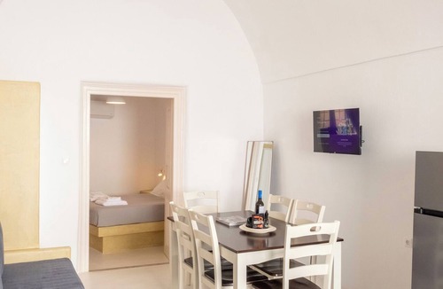 Megalochori House | 1917 Heritage Residence Santorini | Heart of the Village