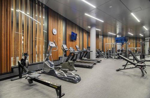 Docklands Apartment | 1BR Apartment Near CBD with Pool Access
