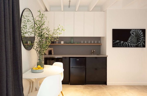 Bondi Apartment | 1BR Private Mezzanine Suite with Luxe Furnishings