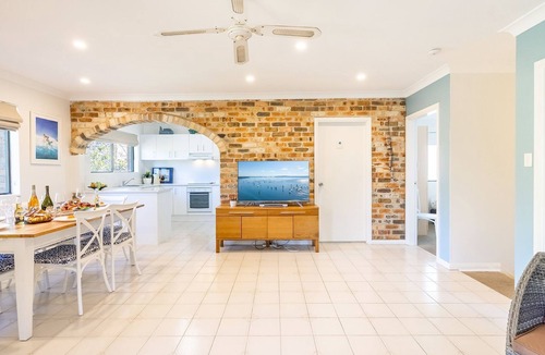 Nelson Bay House | 2 10 Krait Close - Only 350mtrs to the Boat Ramp and Wifi