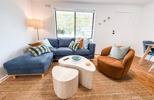 Turvey Park House | 2/7 Halloran Street, Wagga Wagga