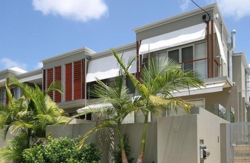 Tewantin House | 2-9 Hilton Esplanade