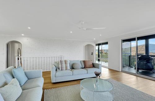 Malua Bay House | 2-Bed Beach Haven with Garden & Alfresco Dining