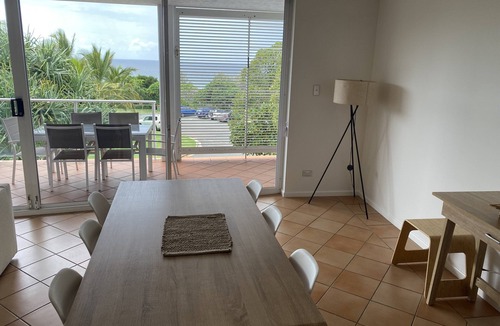 Sunrise Beach House | 2 Bed top floor apartment with Sea Views