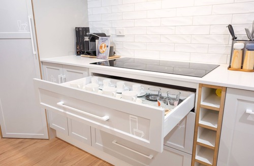 Pialba House | 2 Bedroom Beach Home Hervey Bay & New Fit Out