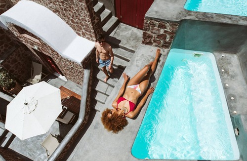 Amoudi Bay House | 2 Bedroom Cave Suite in Ammoudi Bay