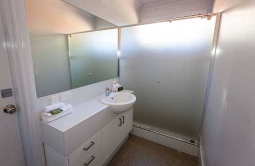 Margaret River Ski Chalet | 2 Bedroom Chalet offers 2 separate bedrooms with a large living/dining area and balcony.