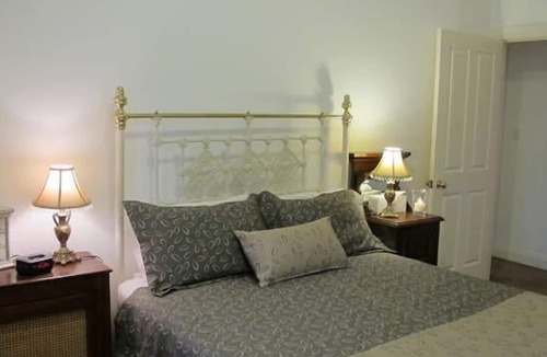 Upper Wakefield Bed & Breakfast | 2 Bedroom Cottage in the beautiful Clare Valley