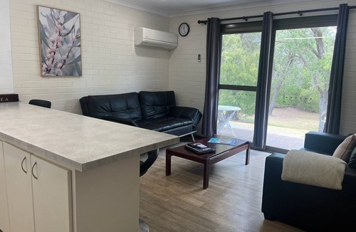 Emu Point Ski Chalet | 2 Bedroom Family Chalet Emu Beach