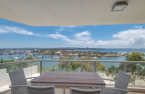 Buddina Apartment | 2 bedroom luxurious apartment surrounded by the ocean with pool beach views