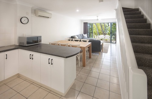 Cannonvale Apartment | 2 Bedroom Sunset Waters 17 by Hamilton Island Private Apartments n