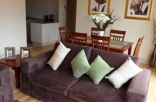 Adelaide Central Business District Apartment | 200 m² Apartment ∙ 3 bedrooms ∙ 6 guests