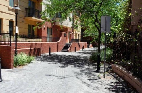 Adelaide Central Business District Apartment | 200 m² Apartment ∙ 3 bedrooms ∙ 6 guests