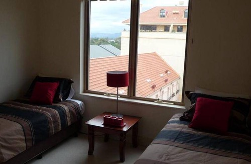 Adelaide Central Business District Apartment | 200 m² Apartment ∙ 3 bedrooms ∙ 6 guests