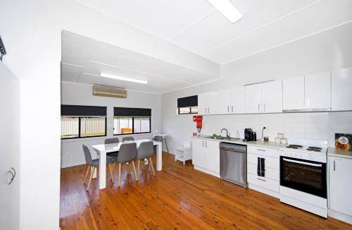 Ettalong Beach House | 200 m² House ∙ 4 bedrooms ∙ 10 guests