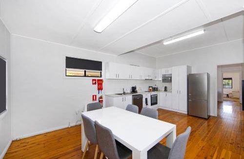 Ettalong Beach House | 200 m² House ∙ 4 bedrooms ∙ 10 guests