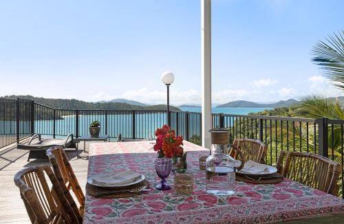 Shute Harbour House | 200 m² House ∙ 4 bedrooms ∙ 6 guests