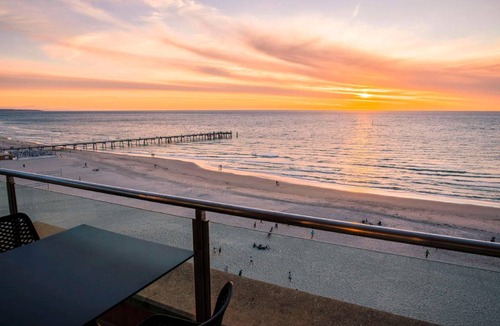 Glenelg Apartment | 200 m² Serviced apartment ∙ 3 bedrooms ∙ 127 guests