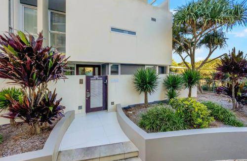Marcoola House | 220 m² House ∙ 3 bedrooms ∙ 8 guests