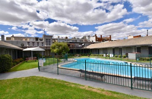 Cowra Hotel | 24 m² Hotel ∙ 10 guests