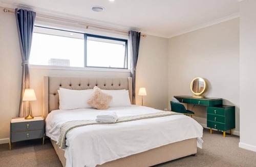 Mambourin House | 240 m² House ∙ 6 bedrooms ∙ 15 guests