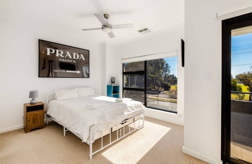 Henley Beach South House | 249 m² House ∙ 3 bedrooms ∙ 8 guests