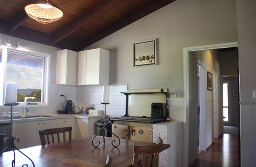 Yackandandah Other | 25 acre private farm house less than 3km to Yackandandah township