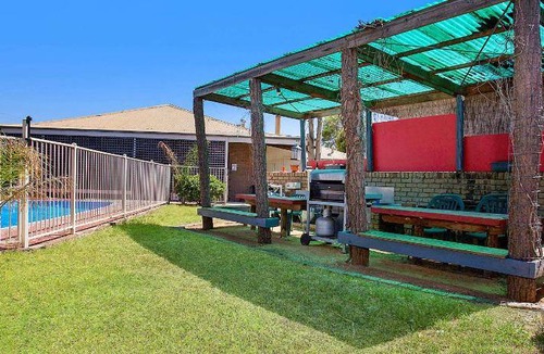 Stawell Hotel | 25 m² Hotel ∙ 10 guests