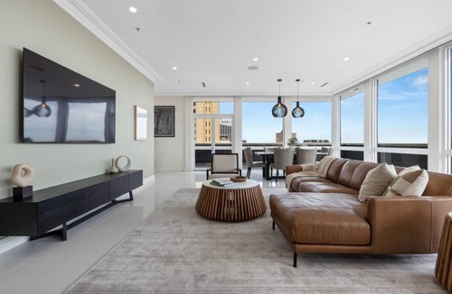 Adelaide Central Business District Apartment | 250 m² Apartment ∙ 2 bedrooms ∙ 6 guests