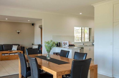 McLaren Flat House | 250 m² House ∙ 3 bedrooms ∙ 6 guests