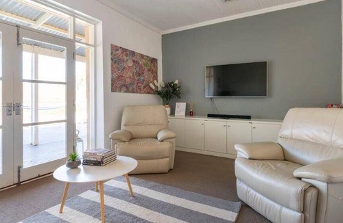 Spring Farm House | 250 m² House ∙ 4 bedrooms ∙ 8 guests