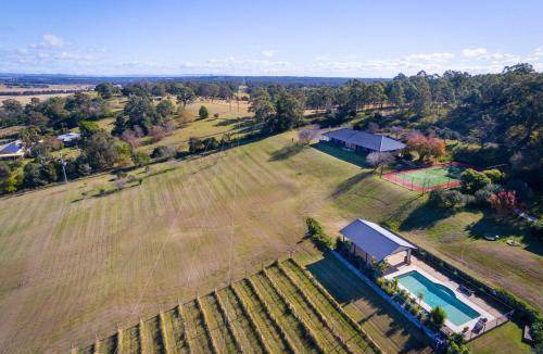 Lovedale House | 260 m² House ∙ 6 bedrooms ∙ 12 guests