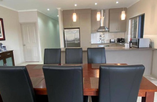 McLaren Vale Resort | 260 m² Resort ∙ 3 bedrooms ∙ 127 guests