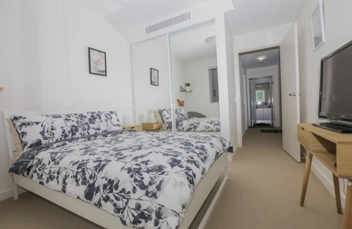 Turramurra Apartment | 2Bd 2Bath Modern Apt Turramurra