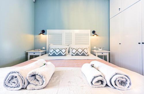 Old Town Apartment | 2BDR Top Floor Apartment-Heart of Corfu Old Town