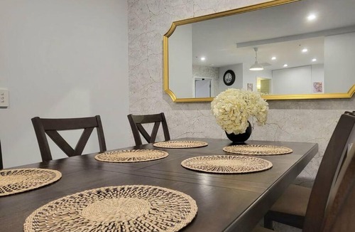 Gungahlin Apartment | 2BR@Luxury&Stylish Top Floor Apt,Pool,Parking,View