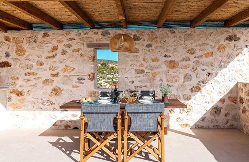 Maries Villa | 2BR Sea-View Hideaway Infinity Pool & BBQ (Ultra-Private)