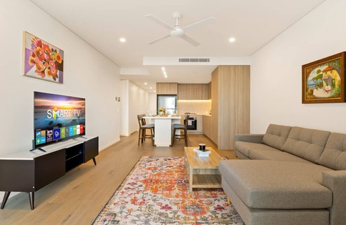 West End Apartment | 2BR West End Apt w/Parking Walk to Convention Ctr