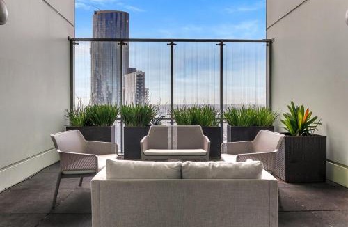 Southbank Apartment | 2Brm Private APT in Southbank with Views