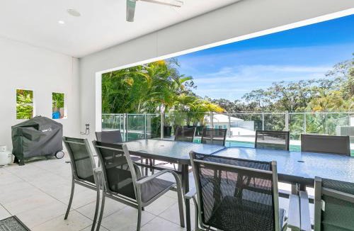 Noosa Heads House | 3 17 Bayview Rd Little Cove