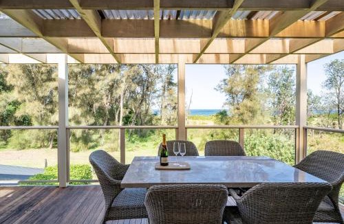 Long Beach House | 3-Bed Seaside Serenity Escape at Long Beach