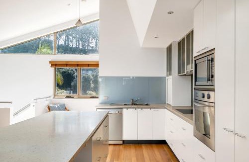 Long Beach House | 3-Bed Seaside Serenity Escape at Long Beach