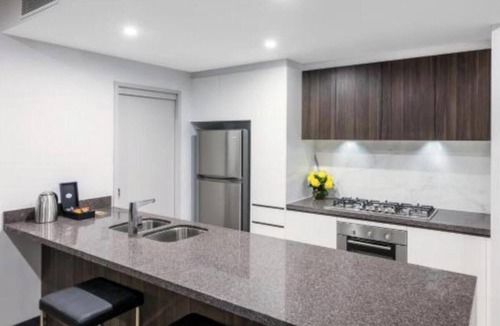 Chatswood Apartment | 3 bedroom Apartment with Amazing views of city skyline