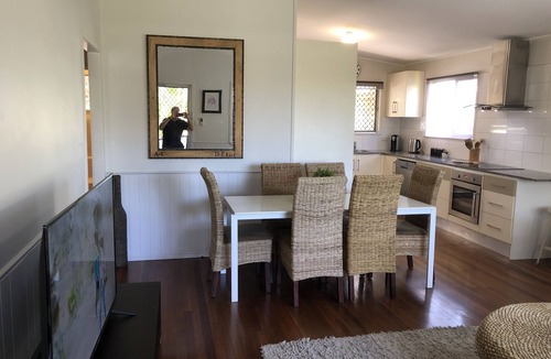 Redland Bay House | 3 Bedroom beach style House near the Bay