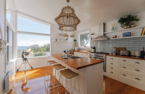 Penguin House | 3-Bedroom Getaway Minutes from the Beach